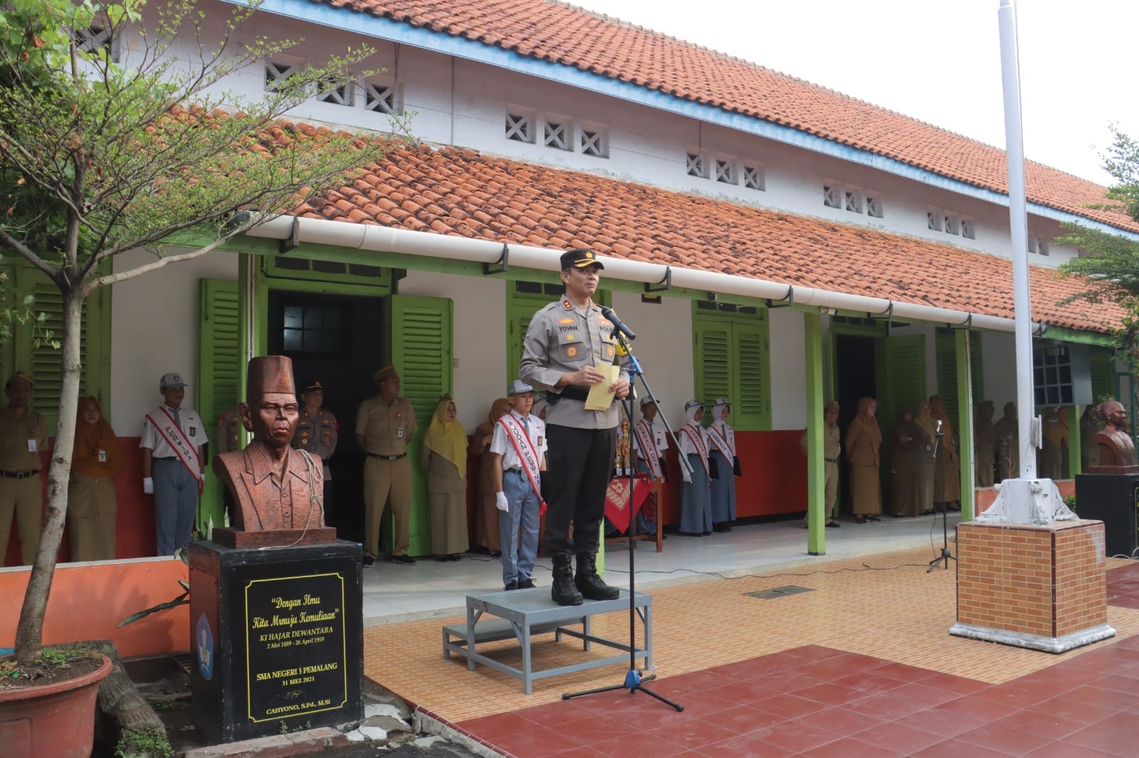 Kapolres Pemalang AKBP Yovan Fatika Handhiska Aprilaya, Jadi Pembina Upacara, Kapolres Pemalang Beri Imbauan kepada Pelajar Soal Knalpot Brong